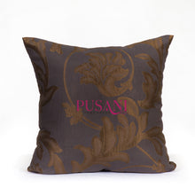 หมอนอิงลายหลุยส์ Classic Louis Cushion Cover